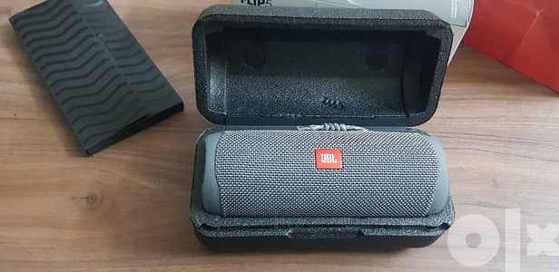 JBL 5 - Mint Condition - جديدة لم تستخدم