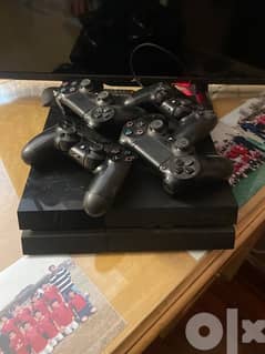 500 gb ps4 with 4 controllers 0