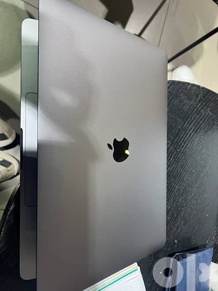 Apple Macbook Pro 13” M2 8-Core CPU 256gb 1
