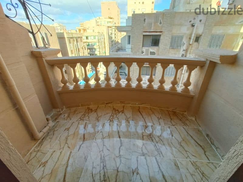 امتلك شقة في الإسكندرية شاطئ النخيل (3نوم) نصيه بحري شارع رئيسي 6