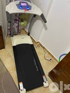 treadmill as new - تريد ميل مشايه استعمال ايام قابله للطي