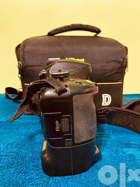 Nikon D5100 with 2 Lenses (55-300mm VR - 18-55mm VR)+ many accessories 3