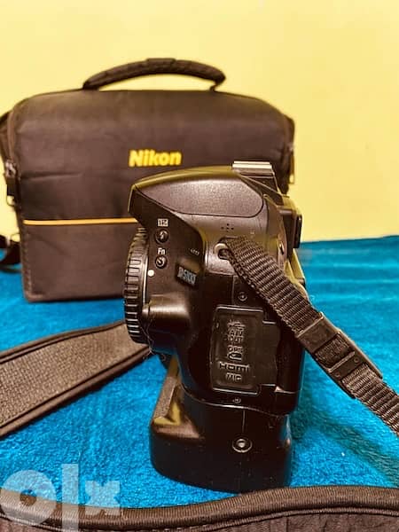Nikon D5100 with 2 Lenses (55-300mm VR - 18-55mm VR)+ many accessories 4