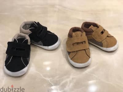 2 juniors toddler shoes - عدد ٢حذاء حديثي الولادة جونيور