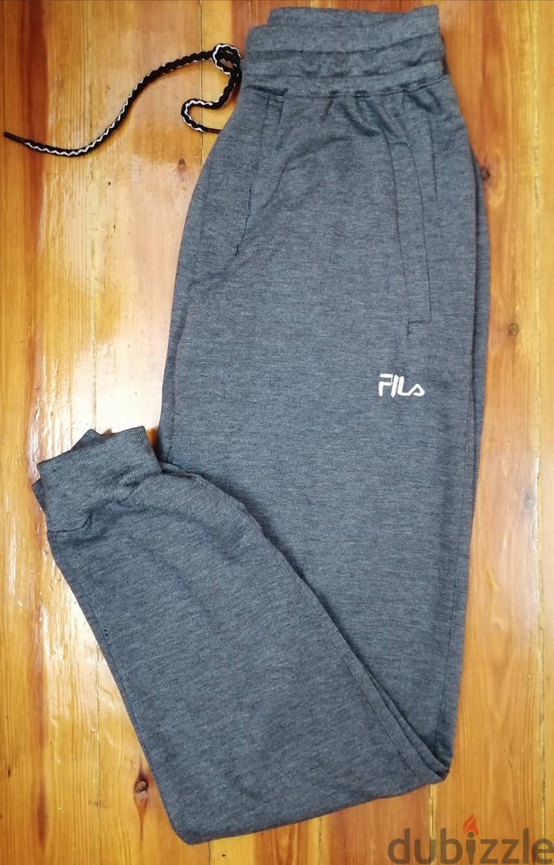 4 colors of New sweatpants at 300 LE 3