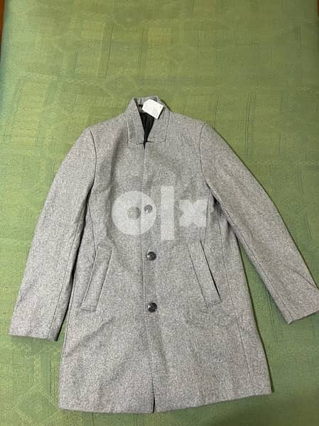 Original Grey H&M Coat Size 48 New with its price (AED 400) 0
