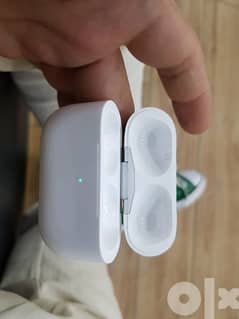 Charging case only Airpods pro 1 no scratches original بدون خدش