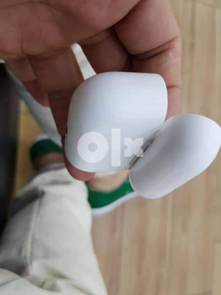 Charging case only Airpods pro 1 no scratches original بدون خدش 1