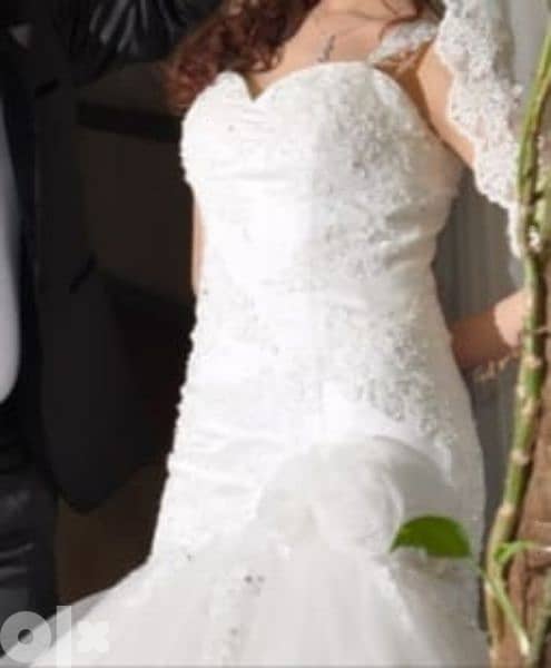 فستان زفاف بالطرحه تاني لابسه 1