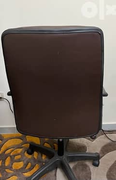كرسي مكتب كبير للبيع جديد لم يستعمل 0