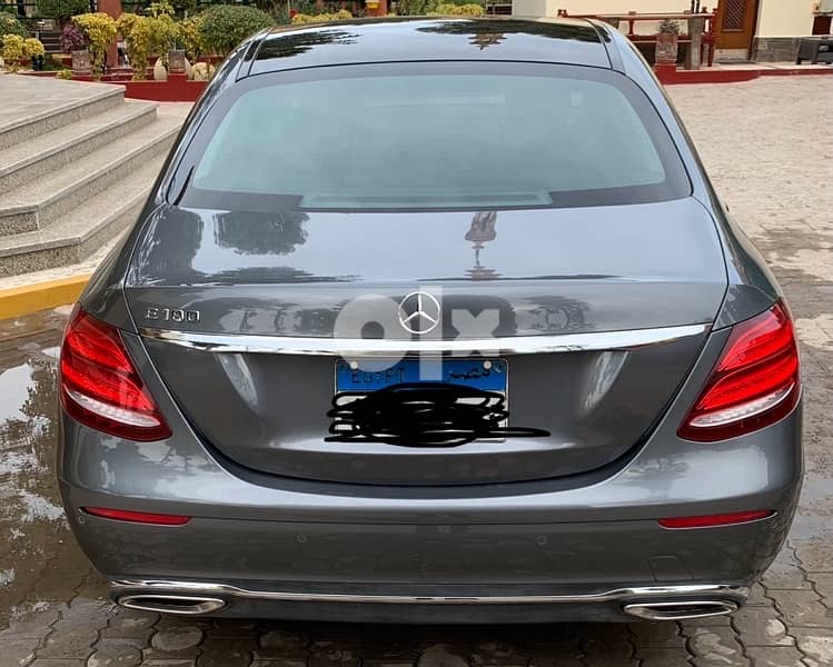 Mercedes E180 Exclusive 2018. Agent highest options and first owner. 1