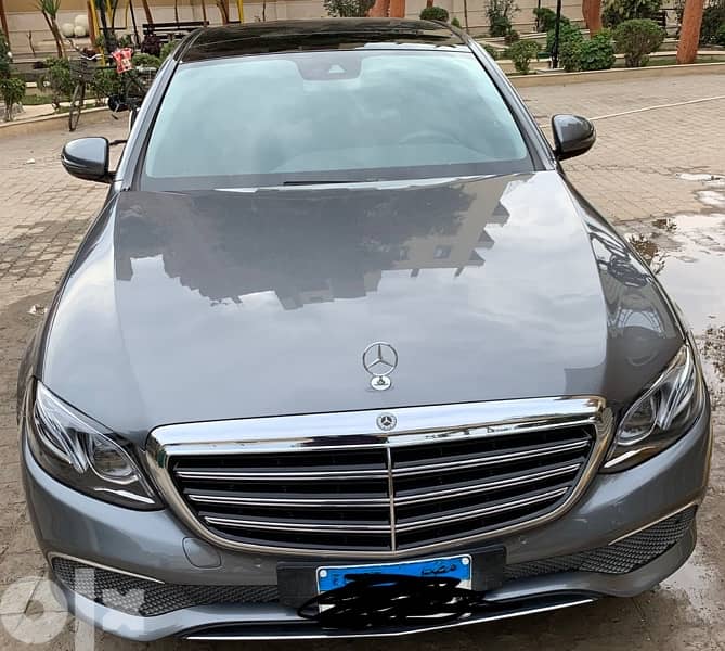 Mercedes E180 Exclusive 2018. Agent highest options and first owner. 3