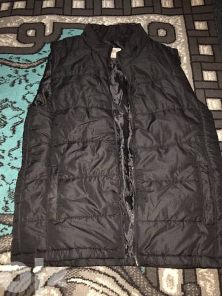 Black vest size L 2