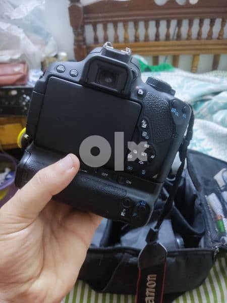 كاميرا canon - 700D شاتر ١٥٠٠٠:٢٠٠٠٠ كسر الزيرو 1