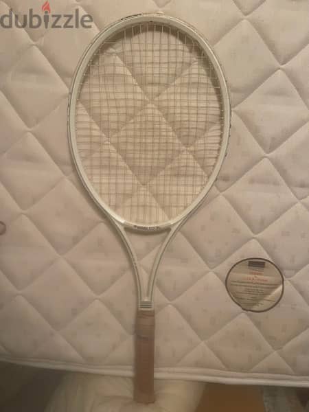 Wimbeldon tennis racket 0