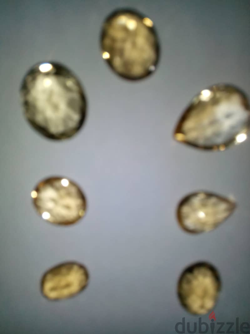 للبيع احجار شبه كريمه لتزيين المشغولات الذهبيه 4