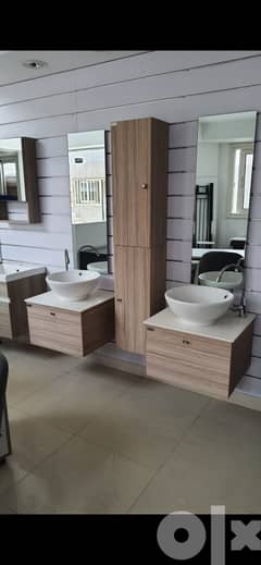 Complete vanity set with sinks and mirrors 0