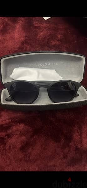 us polo greyish black sunglasses (بعلبتها)