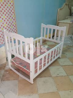 سرير اطفال خشب زان اعلي خامه نمره واحد  في السوق وبسعر الجمله 0