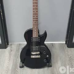 electric guitar court cr 50 , use one month , with cover 0