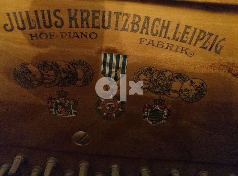 بيانو المانى انتيك بحاله ممتازه German antique piano 6
