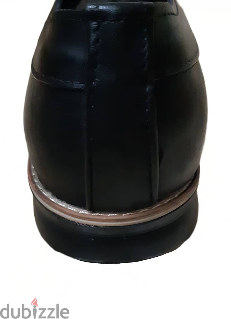 حذاء جلد بمقدمة مستديرة ورباط للرجال، لون أسود 4