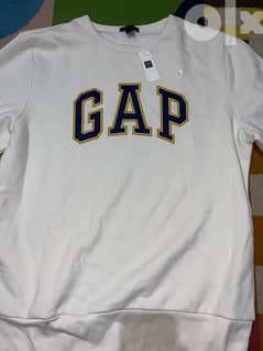 White Gap sweatshirt 0