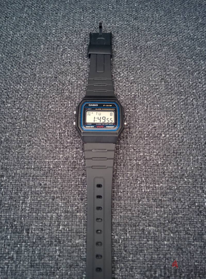 Original Casio Watch Black ساعة كاسيو أصلي 1