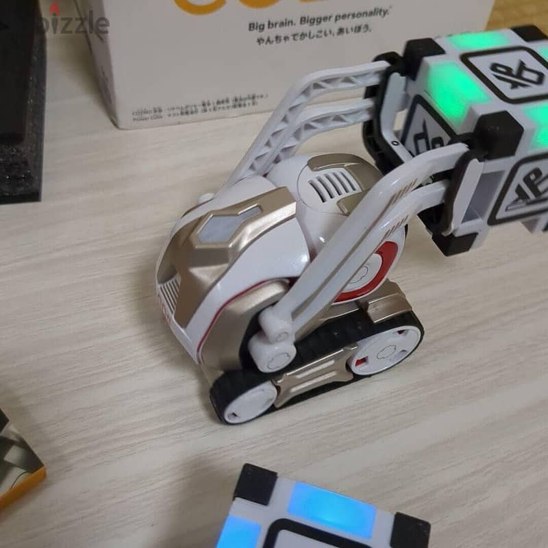 Anki COZMO Robot 8