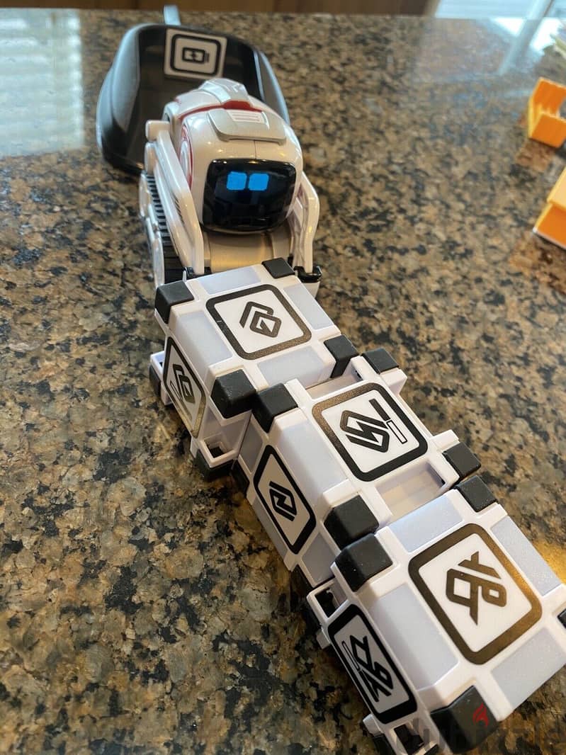 Anki COZMO Robot 14