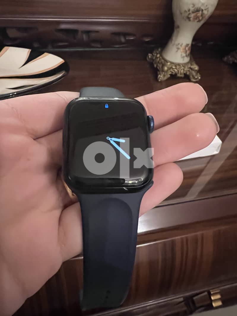 apple watch 6 40mm battery 99% - بالعلبة و الشاحن 1