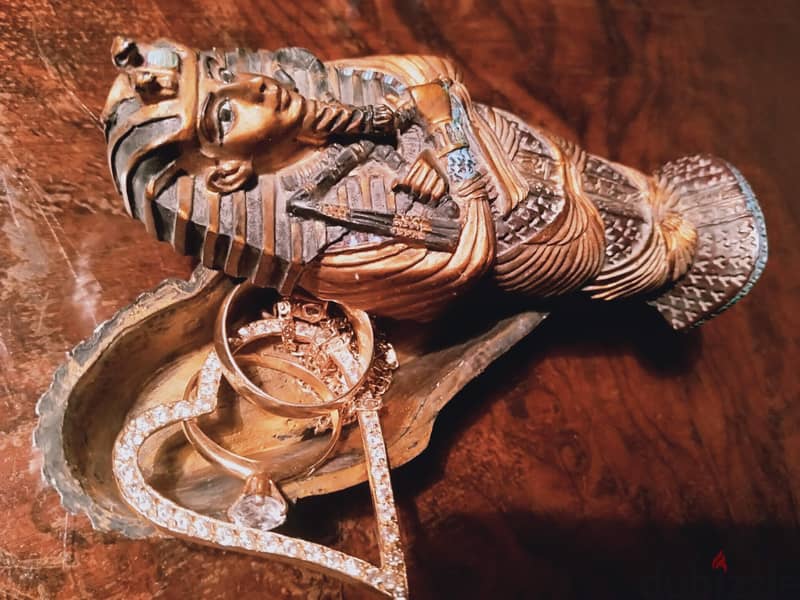 تابوت فرعوني ديكور قديم من السبعينيات  4*12 سم  قطعتين التابوت والغطاء 2