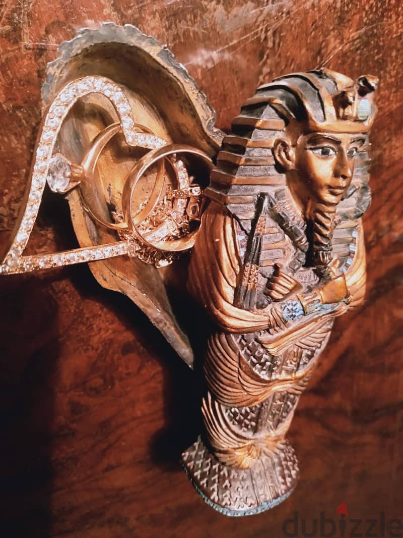تابوت فرعوني ديكور قديم من السبعينيات  4*12 سم  قطعتين التابوت والغطاء 7