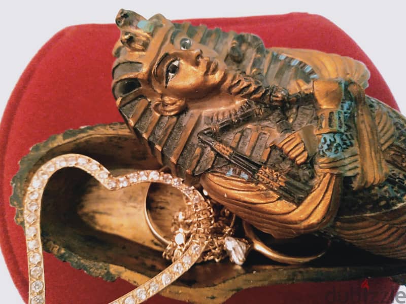 تابوت فرعوني ديكور قديم من السبعينيات  4*12 سم  قطعتين التابوت والغطاء 12
