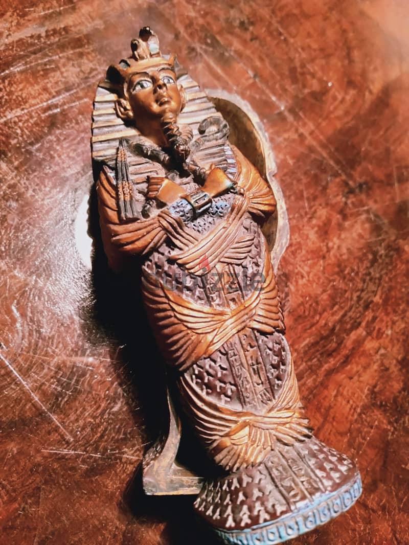 تابوت فرعوني ديكور قديم من السبعينيات  4*12 سم  قطعتين التابوت والغطاء 13