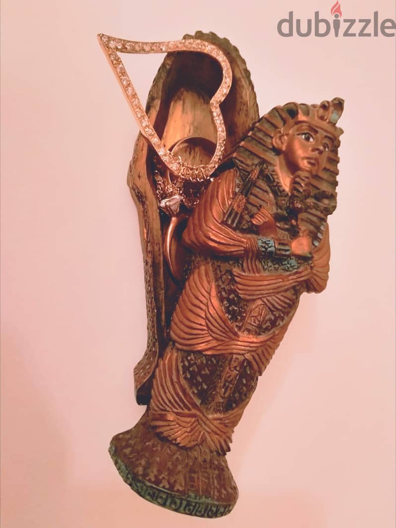 تابوت فرعوني ديكور قديم من السبعينيات  4*12 سم  قطعتين التابوت والغطاء 17