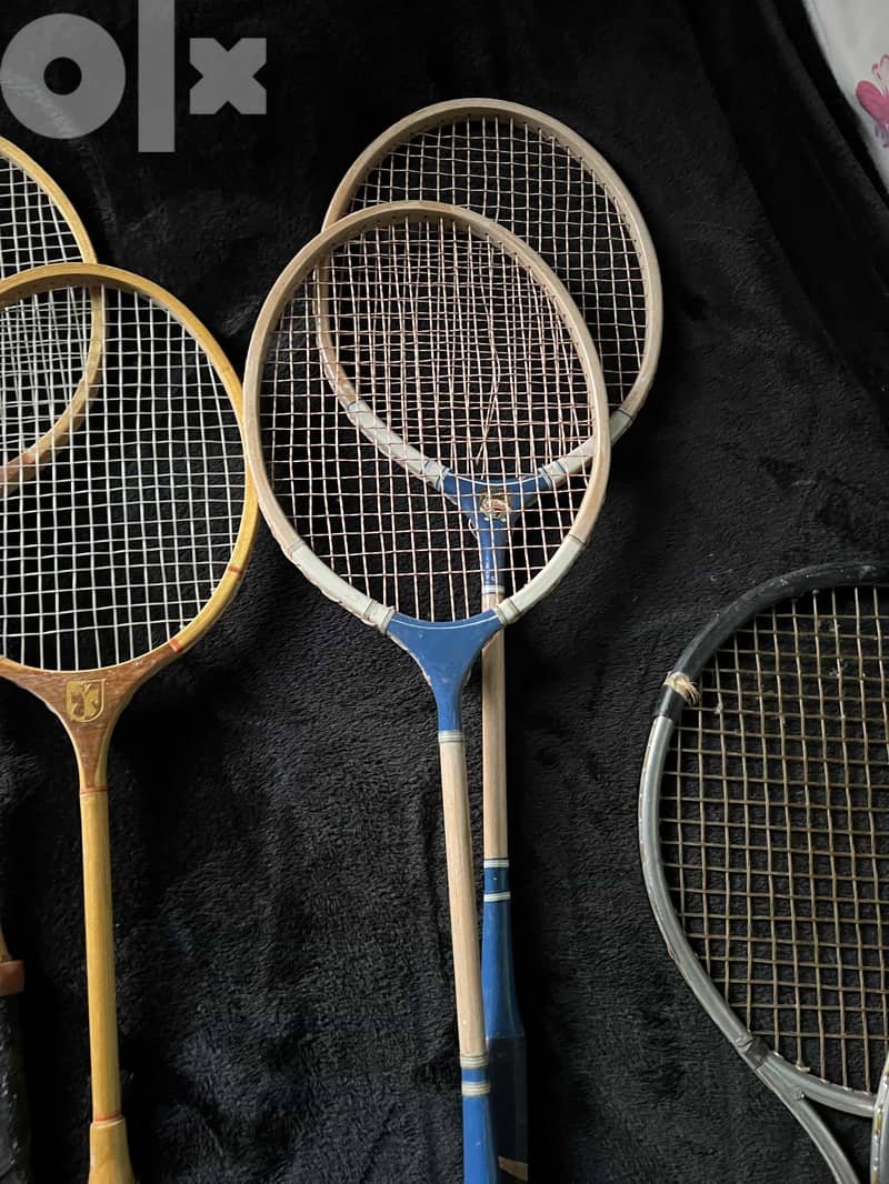 4 Badminton & 2 Tennis Used Rackets 0