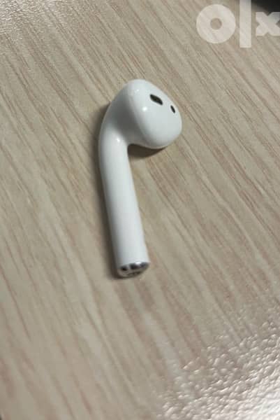 apple airpods 2 with left side only with the box 3