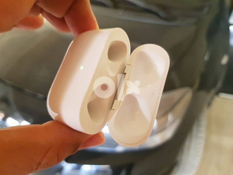 بوكس شحن فقط Airpods 3 بدون خدوش نهائى بدون سماعات 1