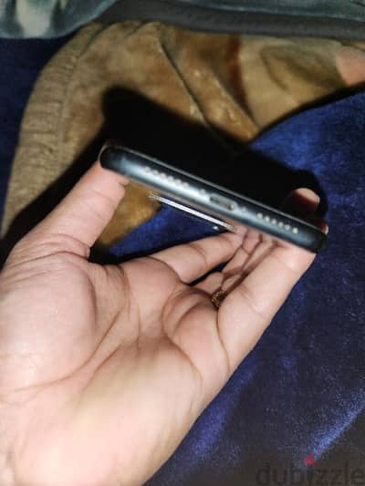 آيفون XR بحالة جيدة
