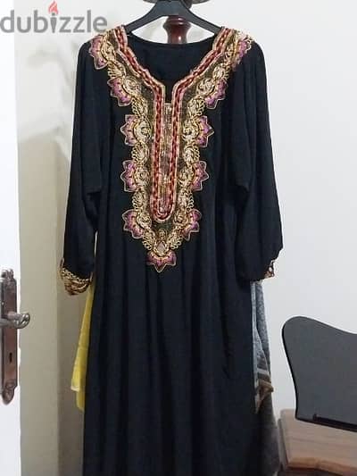 عباية مطرزة  استعمال خفيف