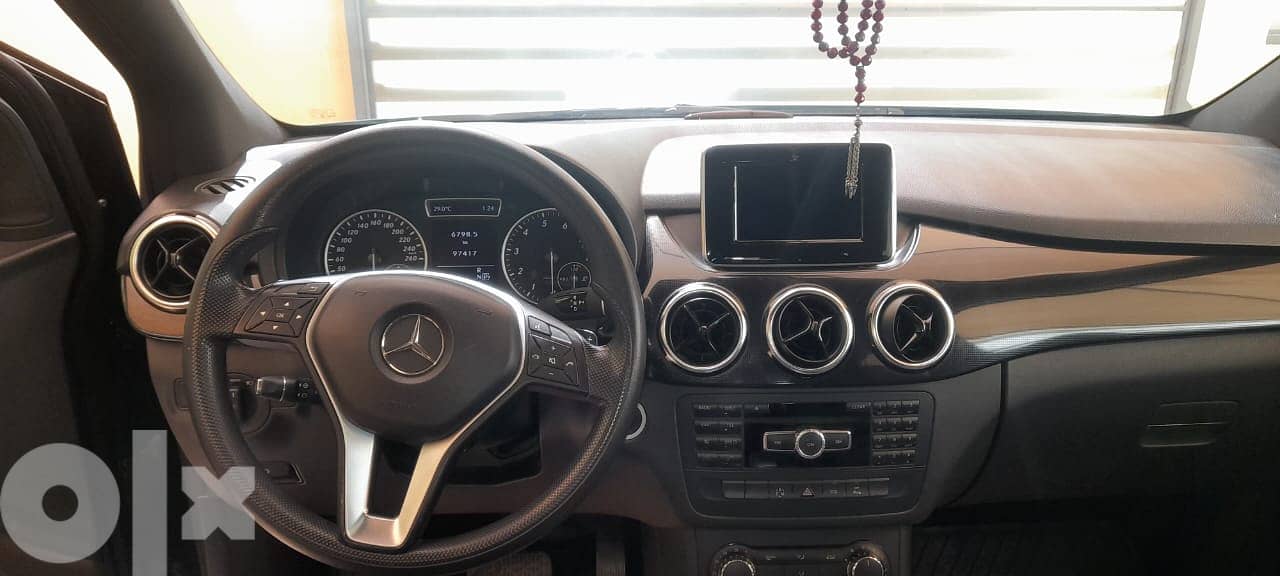 Mercedes benz B180 panorama 2014 4