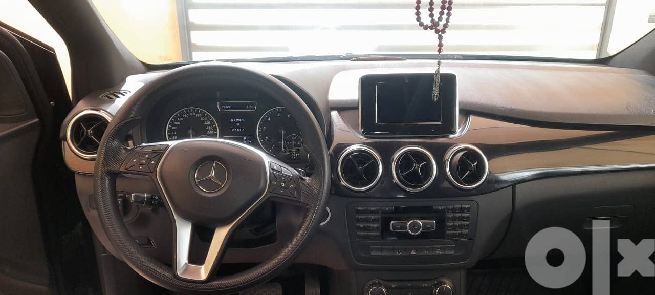Mercedes benz B180 panorama 2014 19