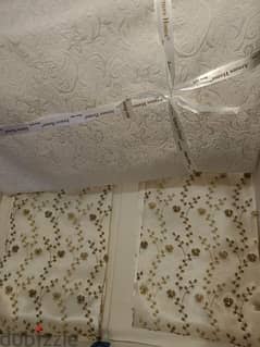 مفرش سرير ل عروسة . . تركي جديد بالكرتونة لم يستخدم. . رقيق وشيك جدا