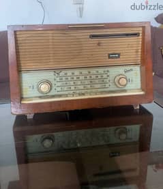 راديو خشب الماني بإسطوانات أثري 0