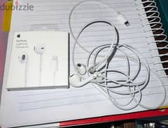 Apple Earbuds with lightning connector