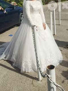 فستان زفاف استخدام ساعتين