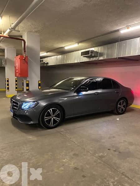 Limousine with driver, 12 hours, 120 km, Mercedes E200 2021 7