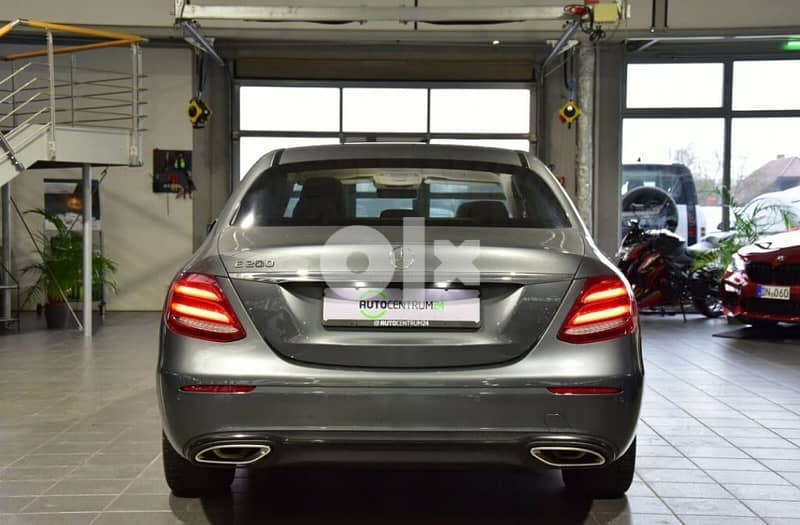 Limousine with driver, 12 hours, 120 km, Mercedes E200 2021 12