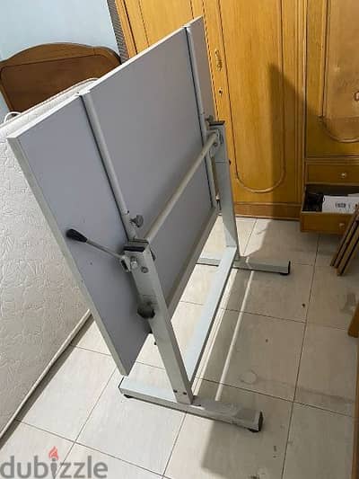 ترابيزه رسم هندسي مستوردة حاله ممتازة